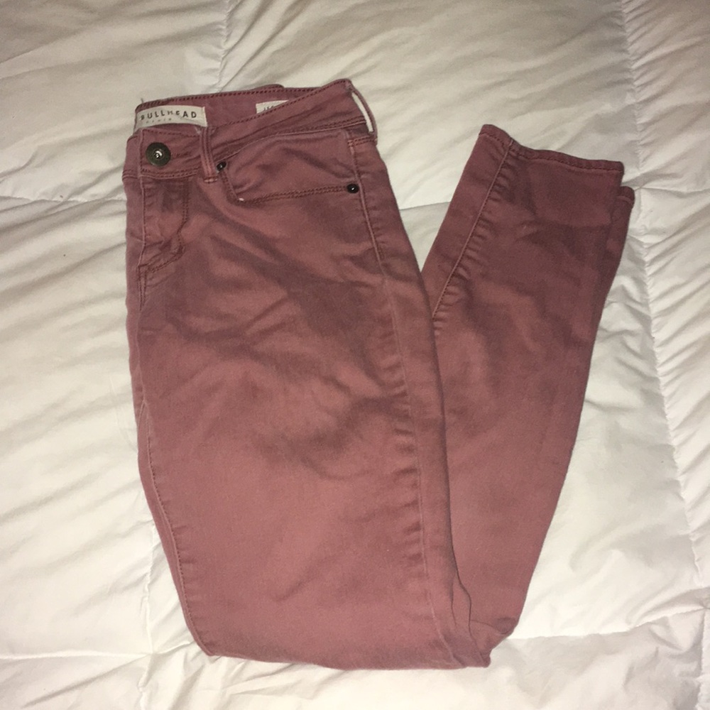 Soft, stretchy material, Salomon color.